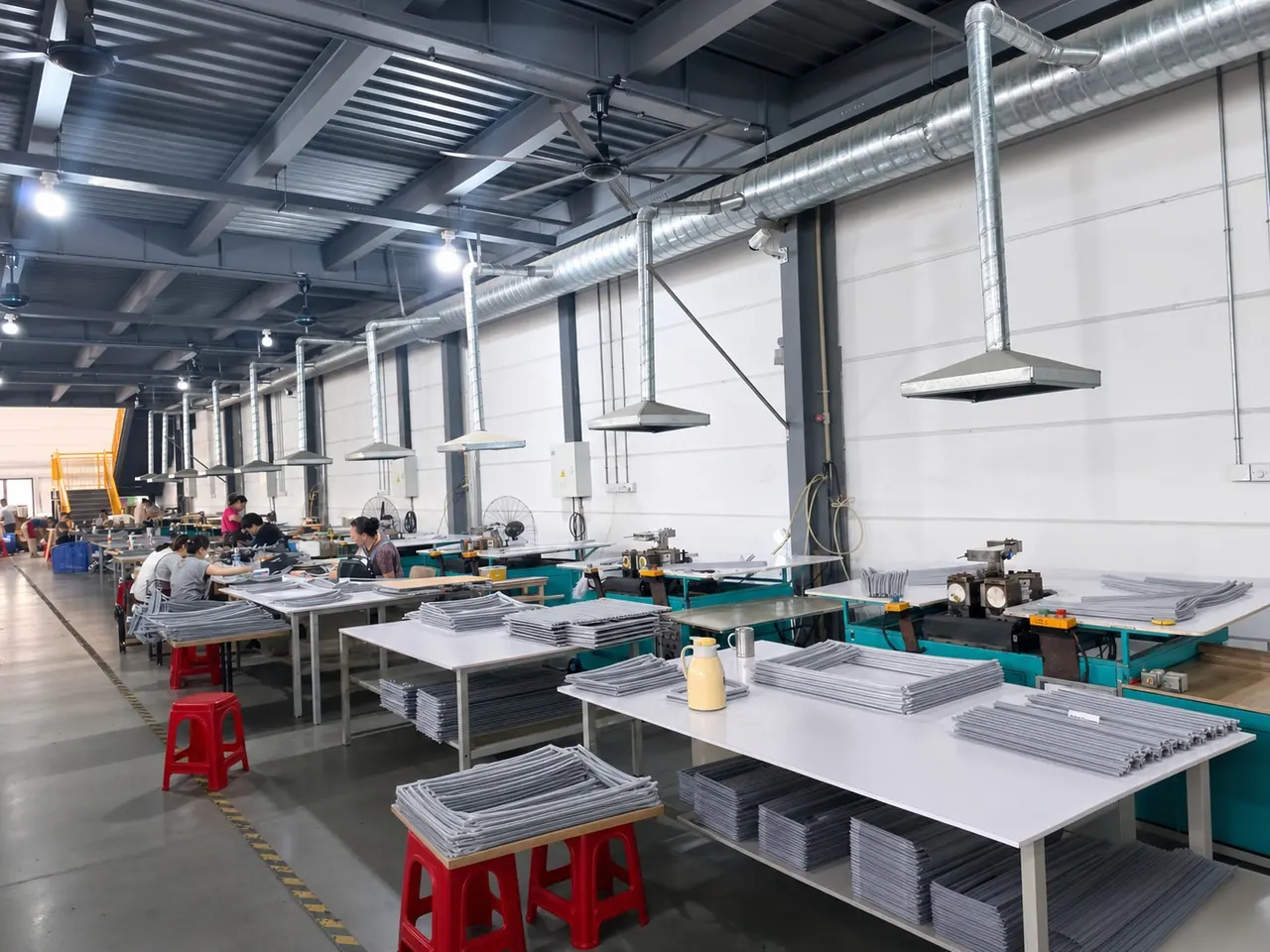 Gasket welding and finishing workstations with prepared sealing profiles